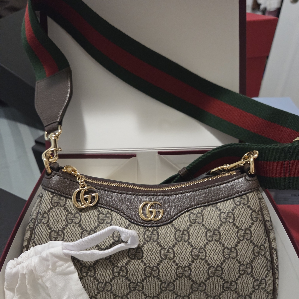 Gucci Beige GG Supreme Shoulder Bag with Green-Red Web Strap